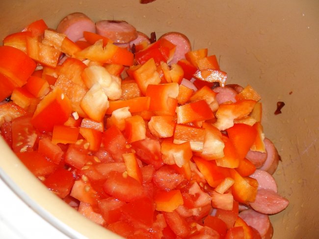 Рагу из овощей с сосиками в мультиварке